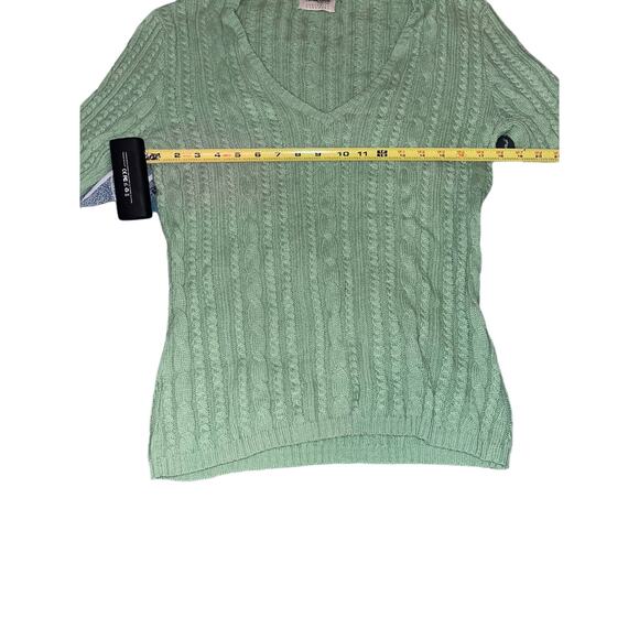 Neiman  Marcus Cashmere Ribbed V-Neck Sweater Green - Picture 4 of 6